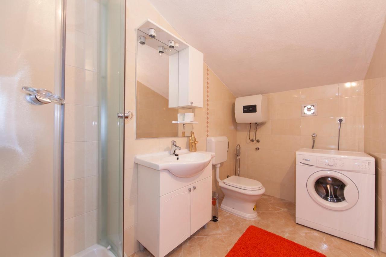 Villa Intrada Brela Bagian luar foto