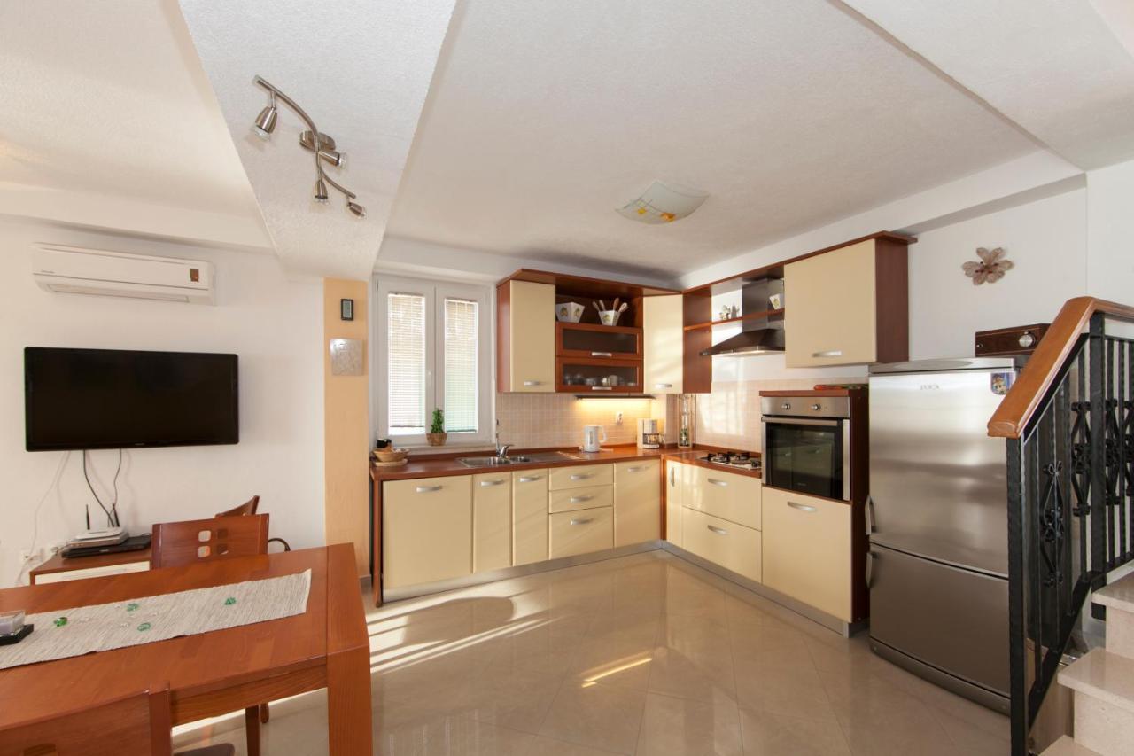 Villa Intrada Brela Bagian luar foto