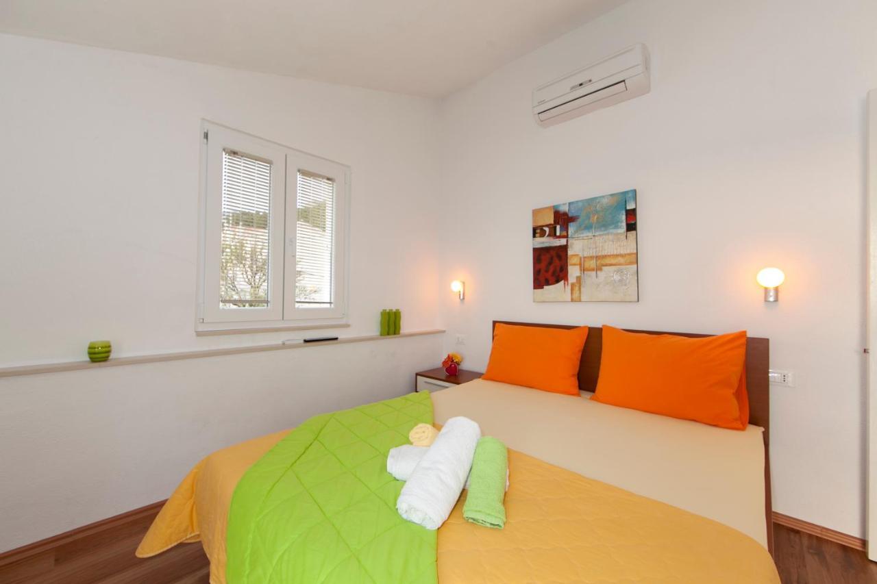 Villa Intrada Brela Bagian luar foto