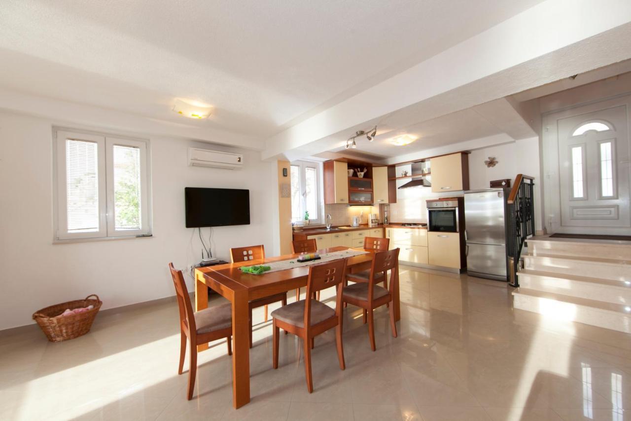 Villa Intrada Brela Bagian luar foto